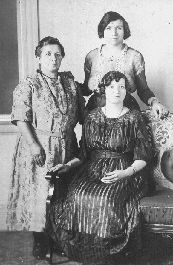 La nonna Denise e le sue sorelle (carucce...)